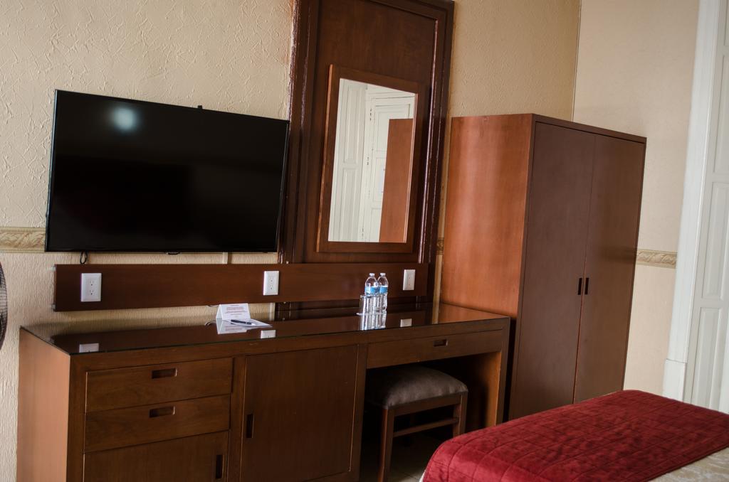 Hotel Posada Regis Guadalajara Dış mekan fotoğraf