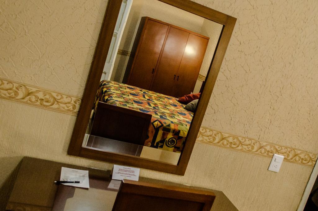 Hotel Posada Regis Guadalajara Dış mekan fotoğraf
